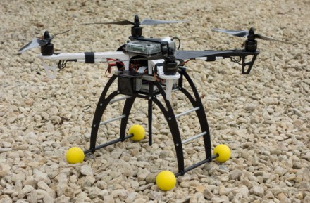 Quad-copter s Raspberry Pi není též problém